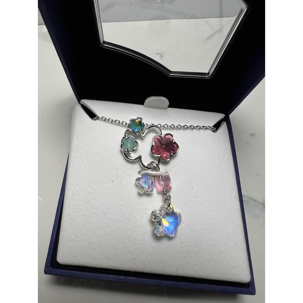 VTG Swarovski Sweet Blossom Necklace Flower Shaped Crystals Pendant Necklace